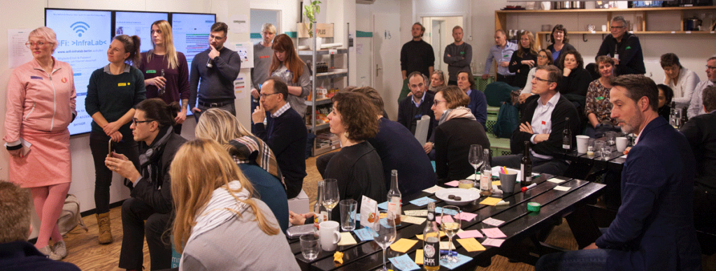 In einem visionären Workshop haben wir einen Tag im Berlin des Jahres 2050 entworfen. Im Fokus standen dabei die vier InfraLab-Themen Mobilität, Digitalisierung, Kreislaufwirtschaft und Klimaschutz.
