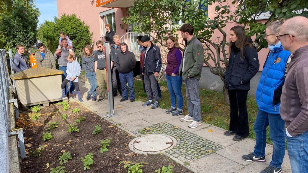 Grüne Route durch Berlin: Pflanzaktion bei der BSR